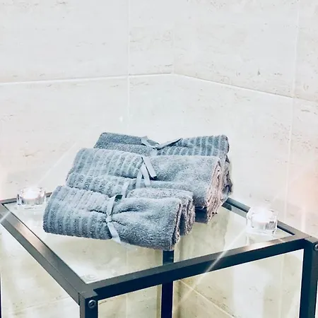 Lägenhet мarelis Luxe Port *