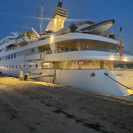 Lägenhet мarelis Luxe Port *