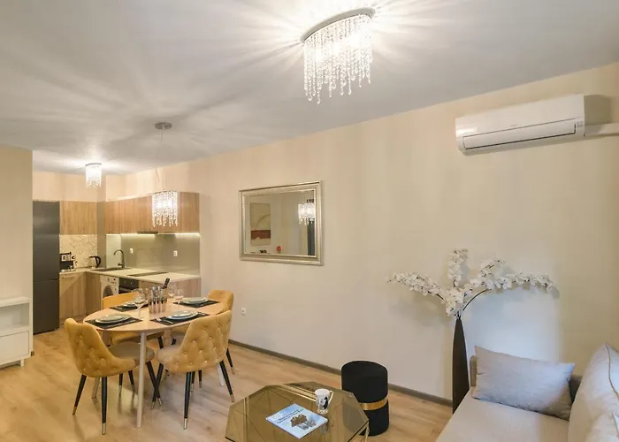 мarelis Luxe Port דירה וארנה