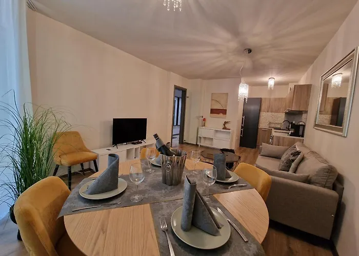 мarelis Luxe Port * וארנה